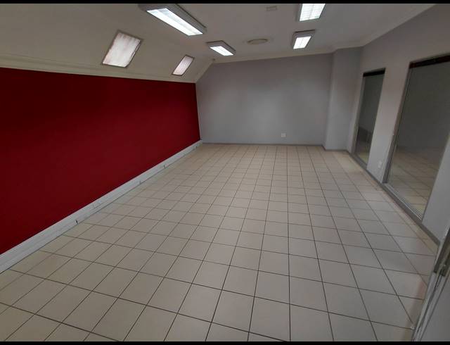 258M² OFFICE TO LET IN FOURWAYS
